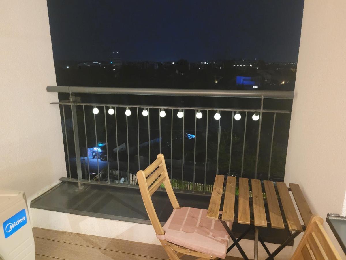 Apartment In Bucharest, Baneasa Green Area Bagian luar foto