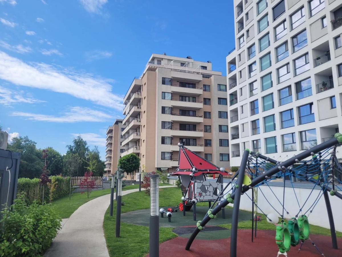Apartment In Bucharest, Baneasa Green Area Bagian luar foto